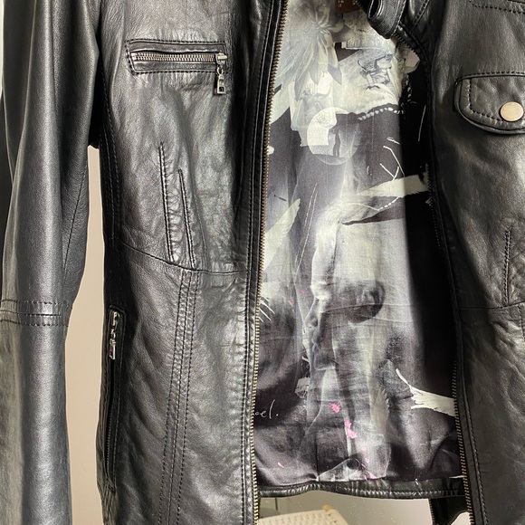 Danier - Leather Jacket - Picture 3 of 5